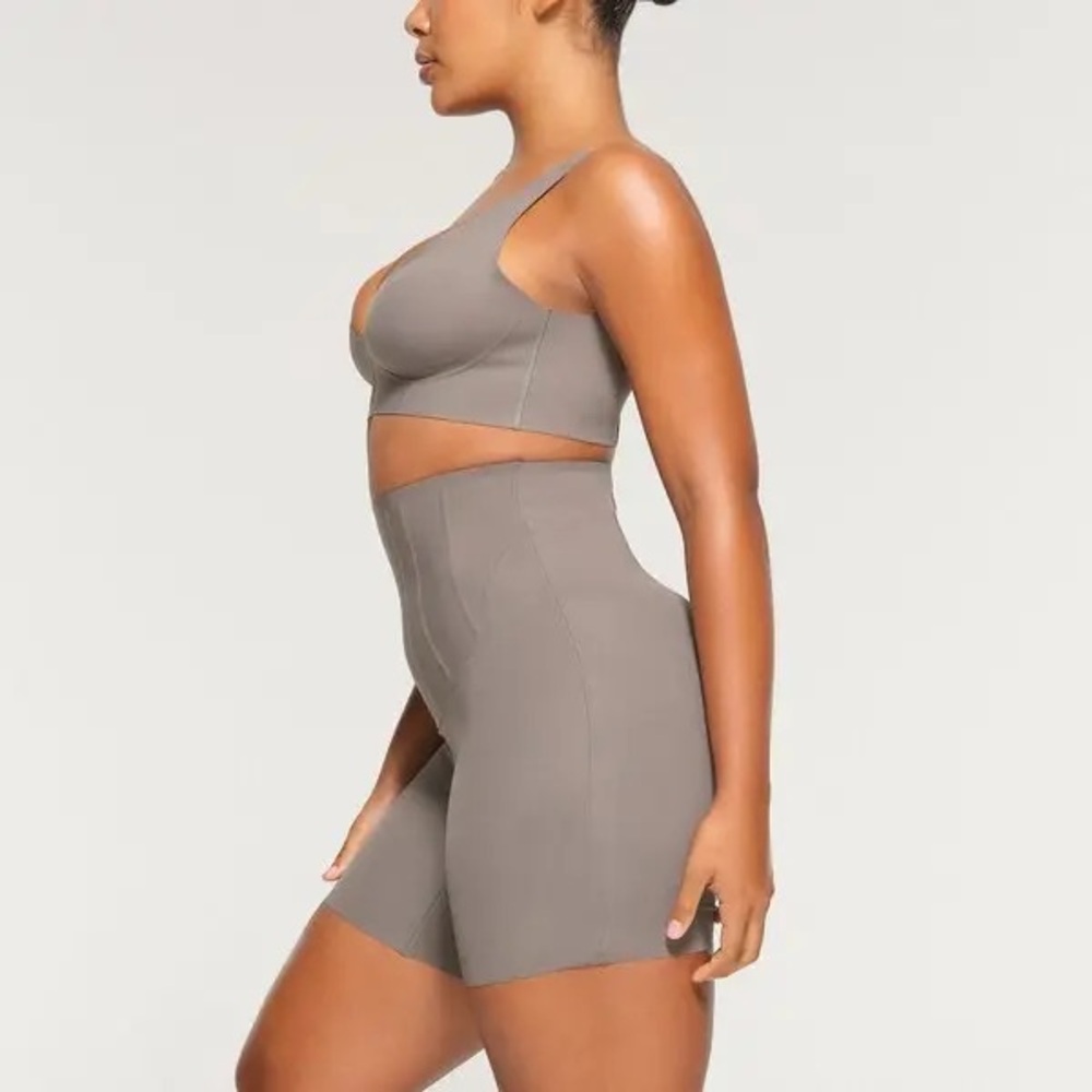 NWT Skims Bonded Corset Group Short Steel Size M Shapewear